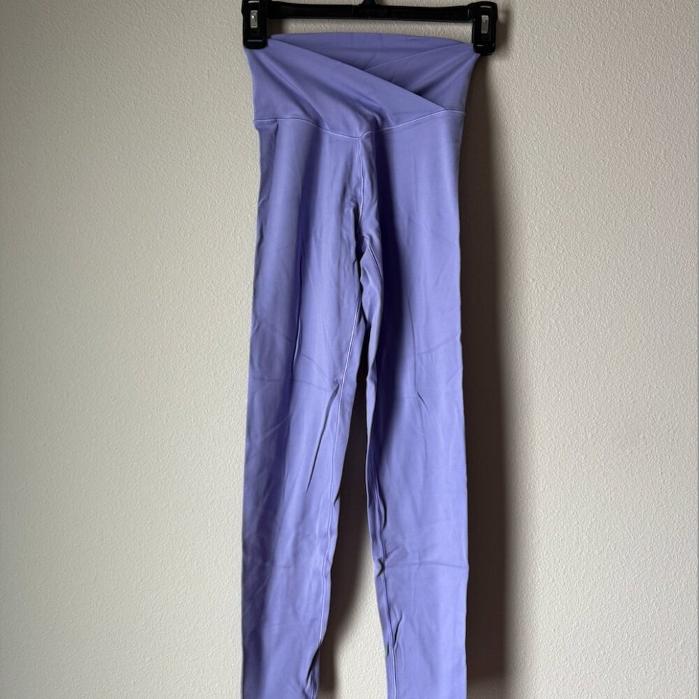 Offline by Aerie Light Purple Crossover 7/8 Length Leggings - Size S